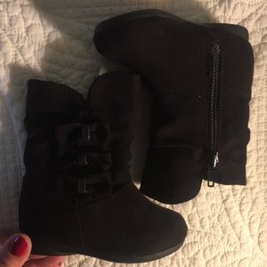 Size 4 black boots with metallic detail bows